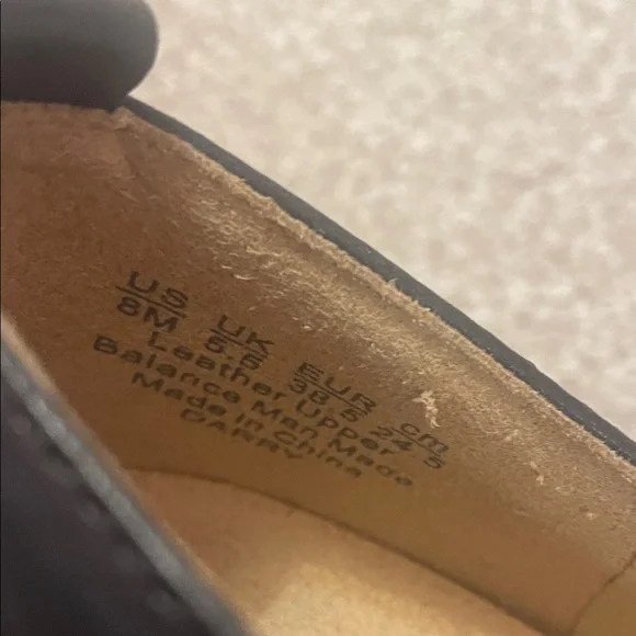 Like New Naturalizer Carbaret Loafers Size 8 - Picture 6 of 6